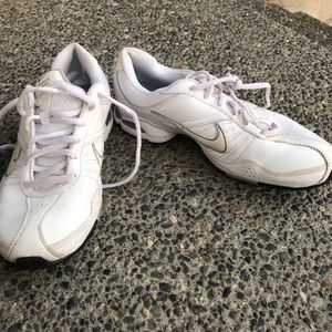 White Nike Shoes. Great condition